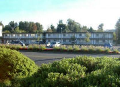 Comox Valley Inn & Suites Courtenay Exterior photo