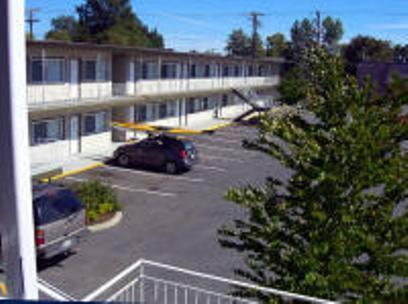 Comox Valley Inn & Suites Courtenay Exterior photo